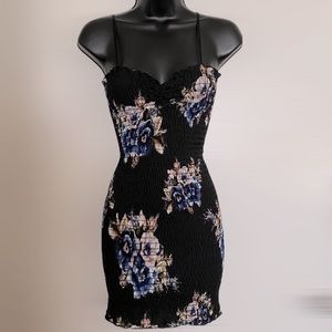 LITTLE BLACK FLORAL DRESS • SM